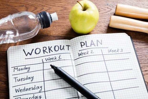 How to Build a Balanced Weekly CrossFit Program Without Overtraining